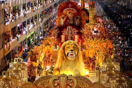 Фото с бразильского карнавала в Рио-де-Жанейро